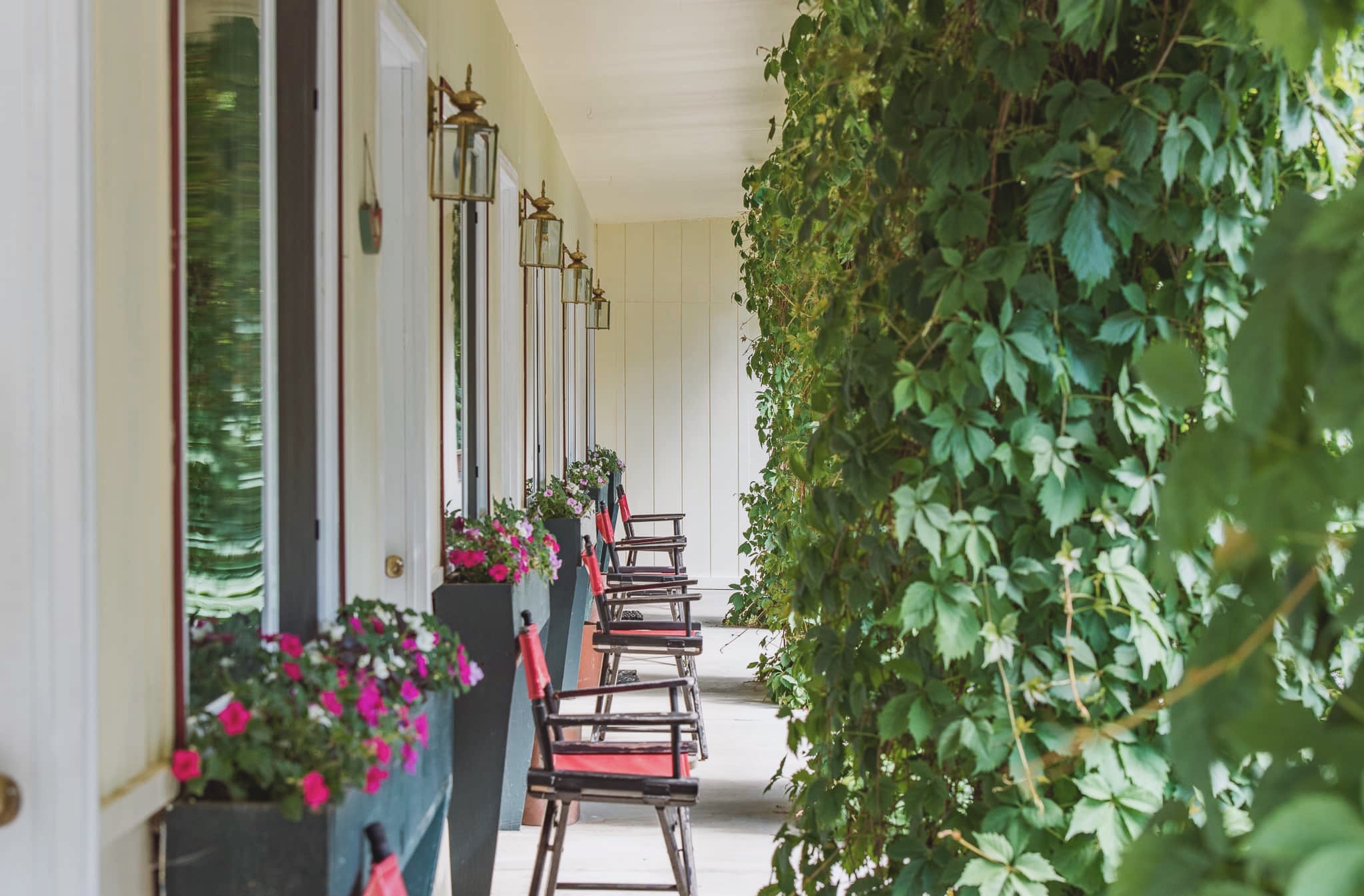 Emerald Valley Inn - Front Porch